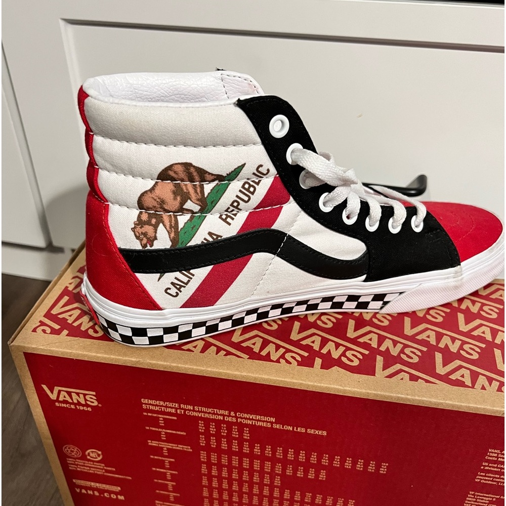 Almost New! Customized California Vans. Collector Item